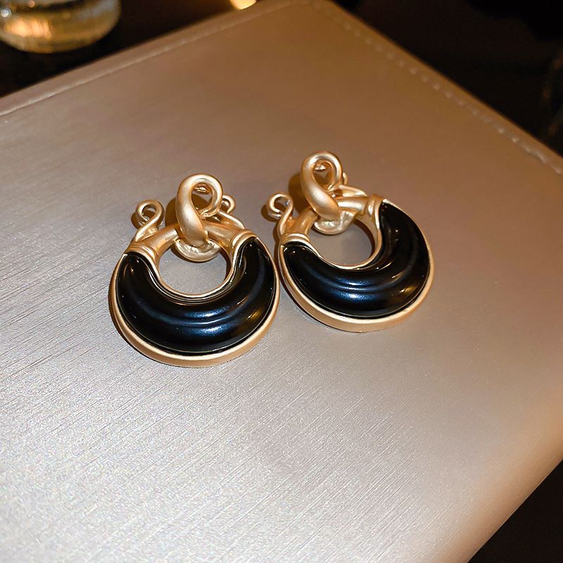 Fashion Gold-black Resin Diamond Round Hollow Stud Earrings