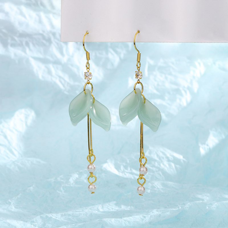 Fashion Gold Lily Earrings Copper Geometric Petal Pearl Earrings