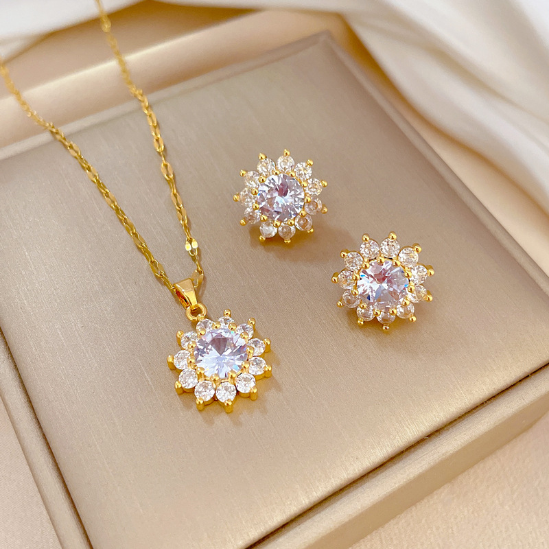 Fashion Twenty Four# Copper Diamond Flower Necklace And Earrings Set