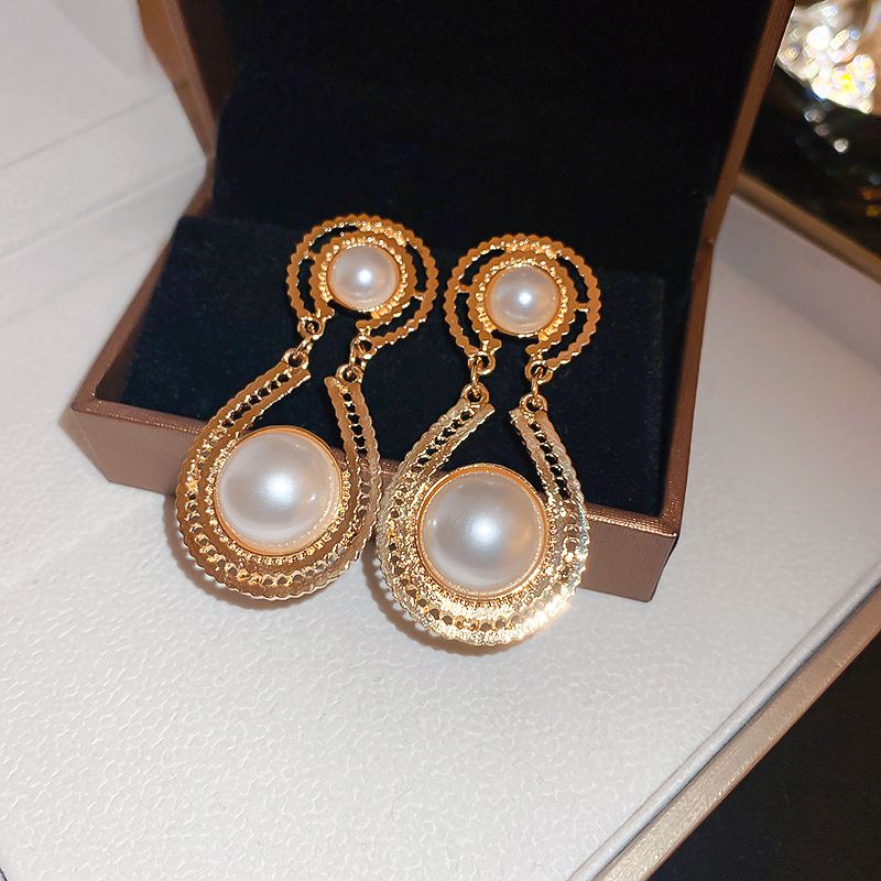 Fashion Gold-white Geometric Diamond Drop Earrings
