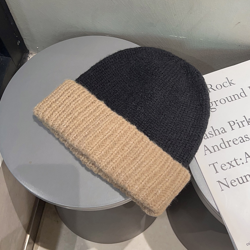 Fashion Black + Card (color Matching Woolen Hat) Color Block Knitted Beanie