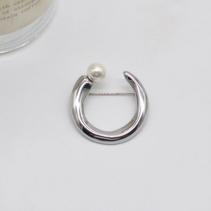 Fashion Silver Metal Letter C-shaped Pearl Brooch