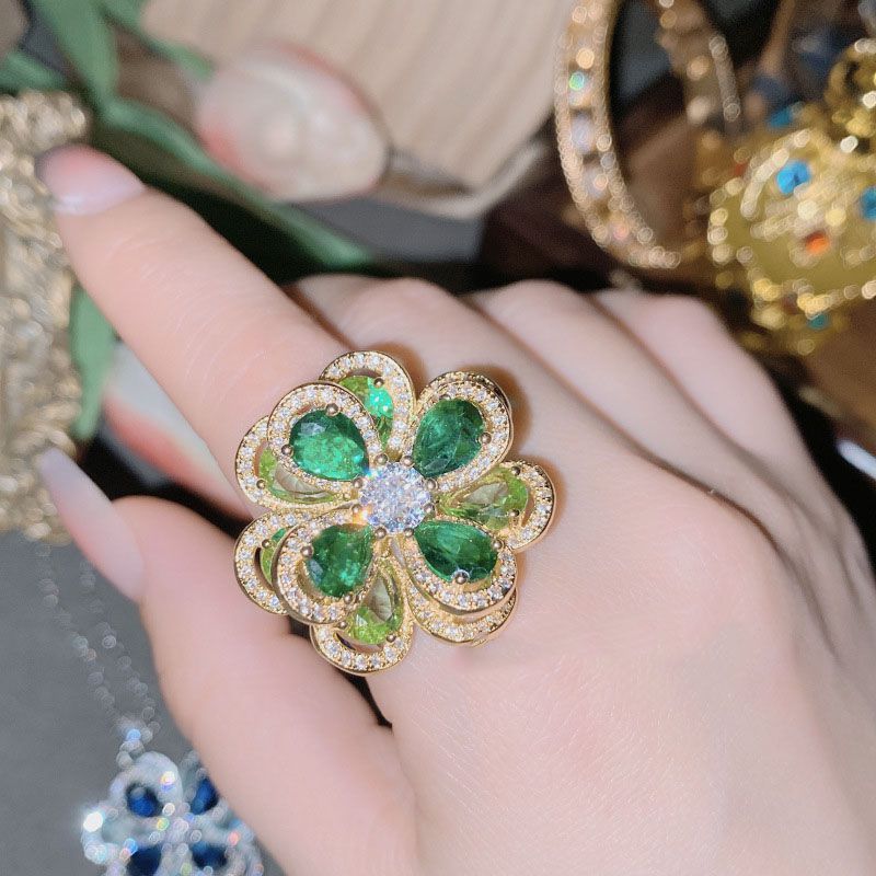 Fashion Ring 0386 Emerald Extra Large Copper Set Zirconium Flower Ring