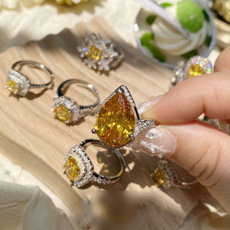 Fashion Sri Lanka Yellow Diamond L Type Metal Diamond Geometric Ring