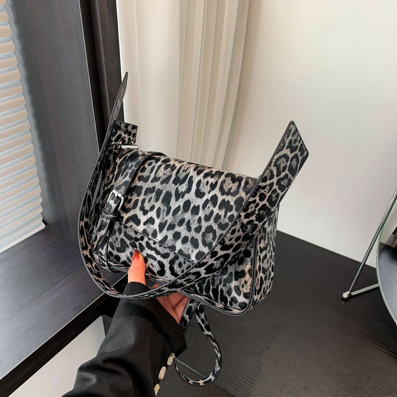 Fashion Leopard Black Pu Printed Flap Crossbody Bag