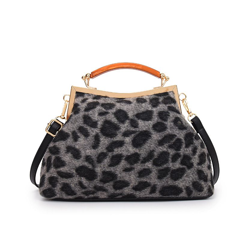 Fashion Black Panther Pattern Plush Leopard Print Clip Crossbody Shell Bag