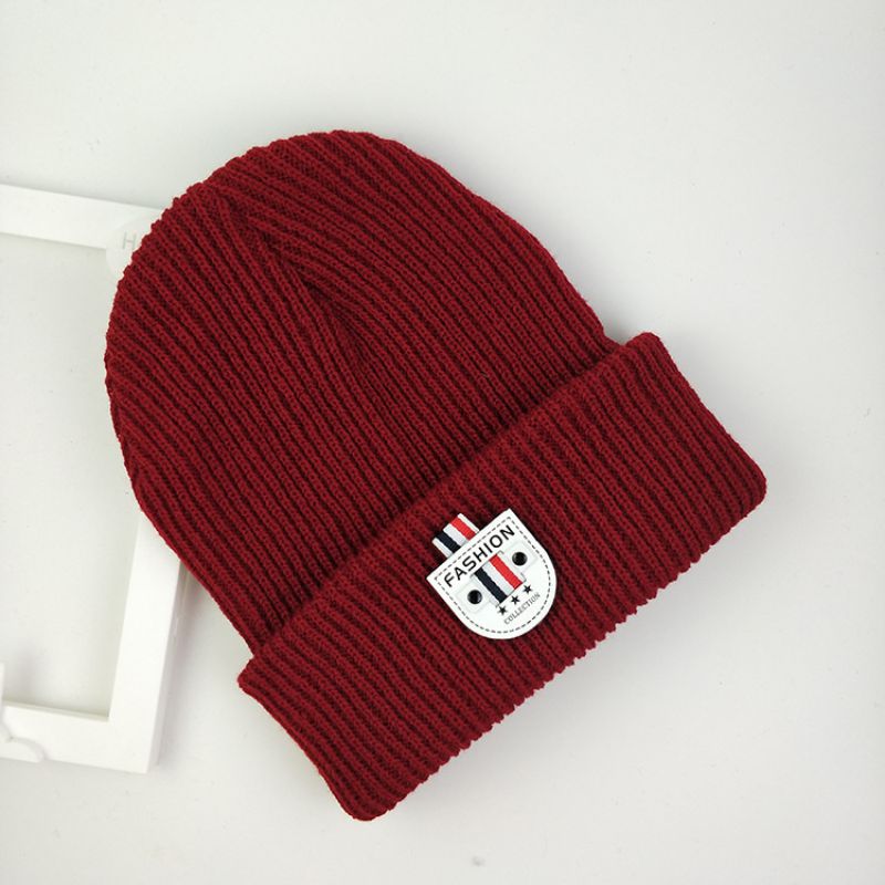 Fashion Date Red (fashion) Acrylic Knitted Patch Beanie