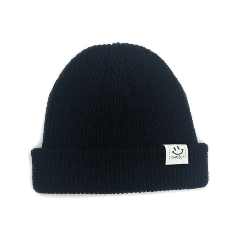 Fashion Black Acrylic Knitted Smiley Patch Beanie