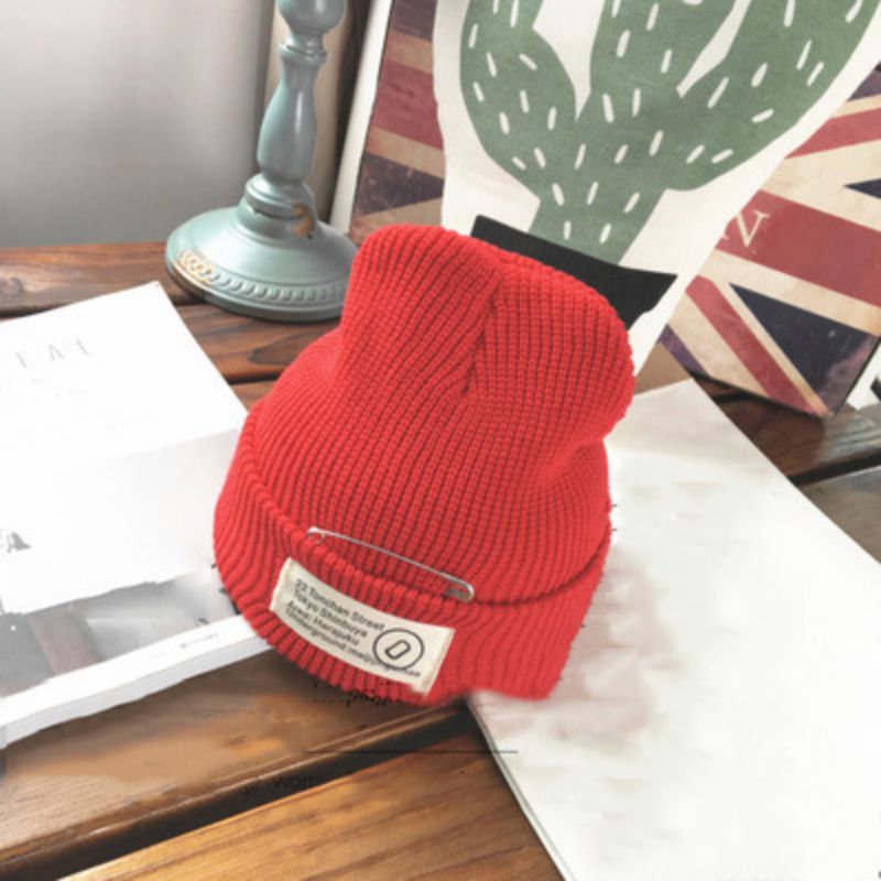 Fashion Red Acrylic Knitted Label Beanie