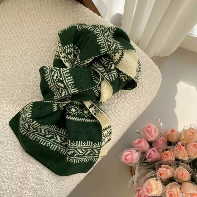 Fashion Green Knitted Printed Scarf