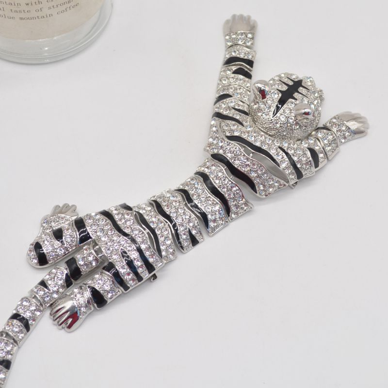 Fashion Silver Alloy Diamond-drip Oil Tiger Brooch