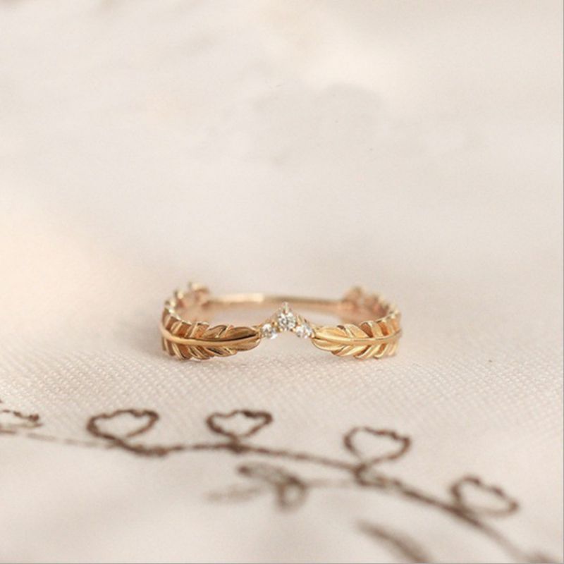 Fashion Gold Alloy Diamond-plated Leaf Ring  Alloy
