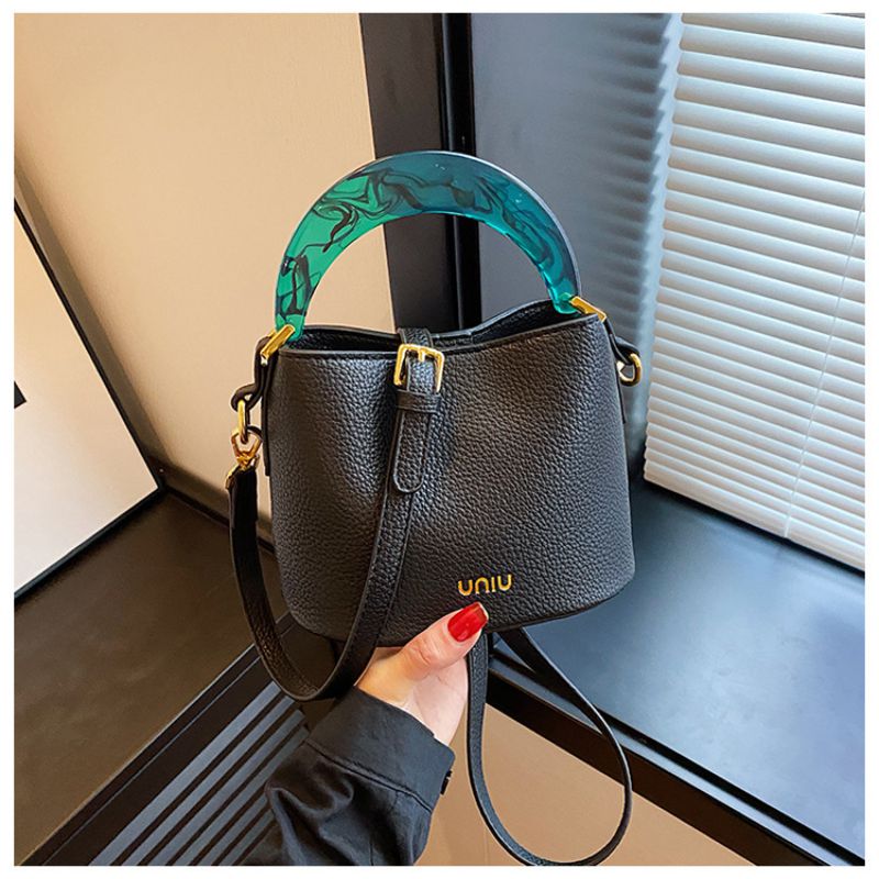 Fashion Black Large Capacity Crossbody Bag With Plastic Handle