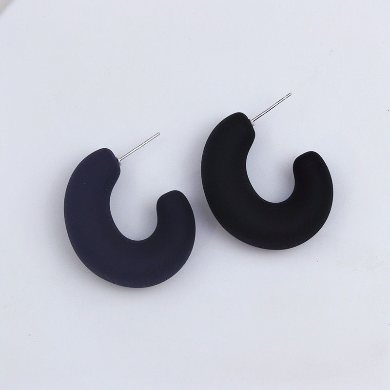 Fashion Black Acrylic Spray Painted C-shaped Earrings