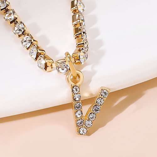 Fashion V Alloy Diamond Claw Chain 26 Alphabet Anklet