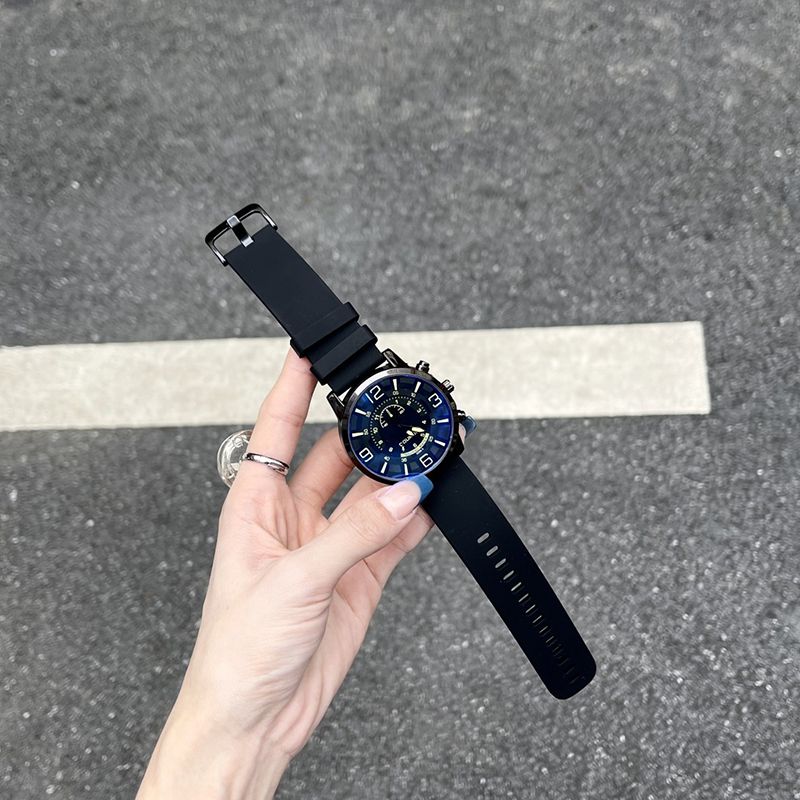 Fashion Black Belt Titanium Steel Round Dial Watch (with Battery)