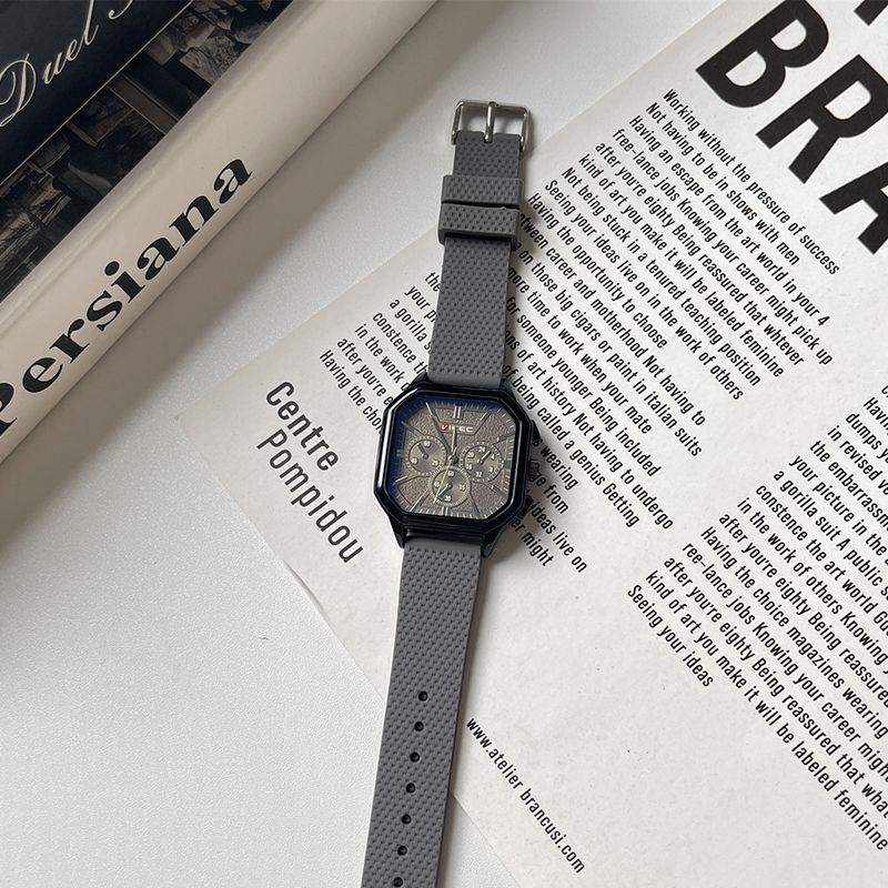 Fashion Gray Belt Pu Square Dial Watch (with Battery)