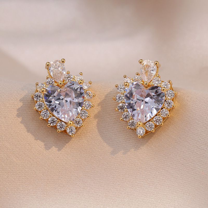 Fashion Gold Titanium Steel Diamond Heart Stud Earrings