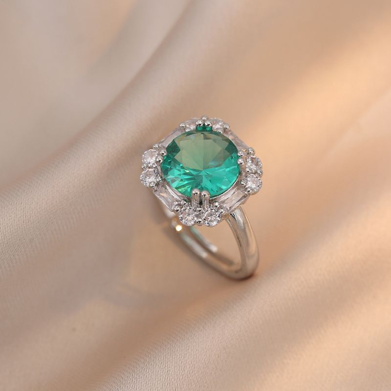 Fashion Emerald Ring Square Ring In Titanium And Diamonds