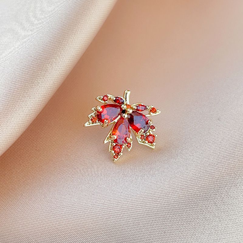 Fashion 14# Copper And Diamond Maple Leaf Brooch