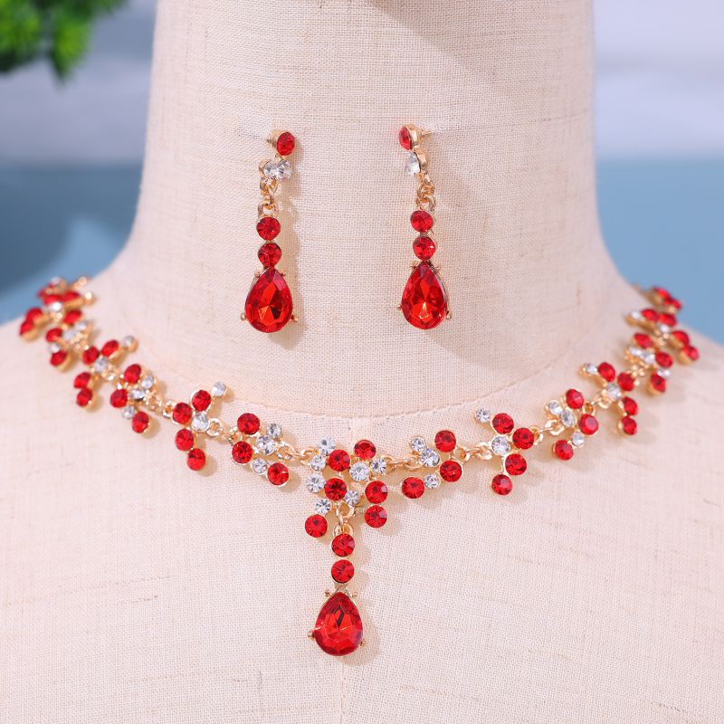 Fashion Red Geometric Diamond Drop Earrings Necklace Set