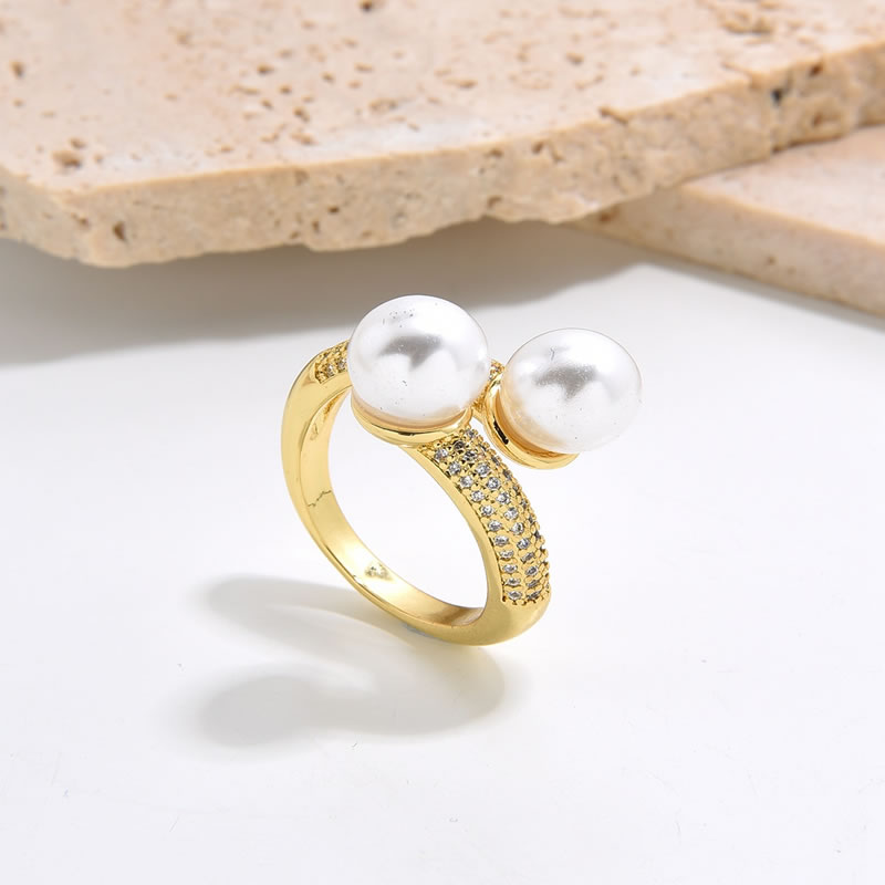Fashion Gold Gold-plated Copper Ring With Zirconium Pearls