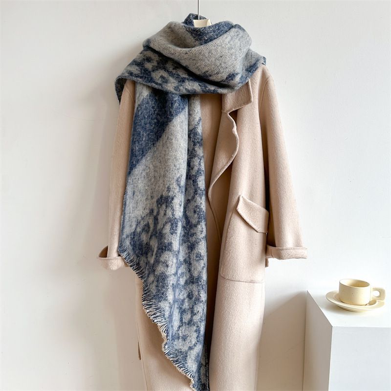 Fashion 8 Navy Blue Wool-faux Leopard-print Knitted Scarf