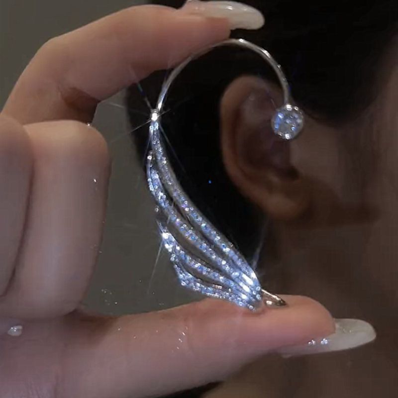 Fashion Right Ear Metal Diamond Wing Ear Cuff (single)