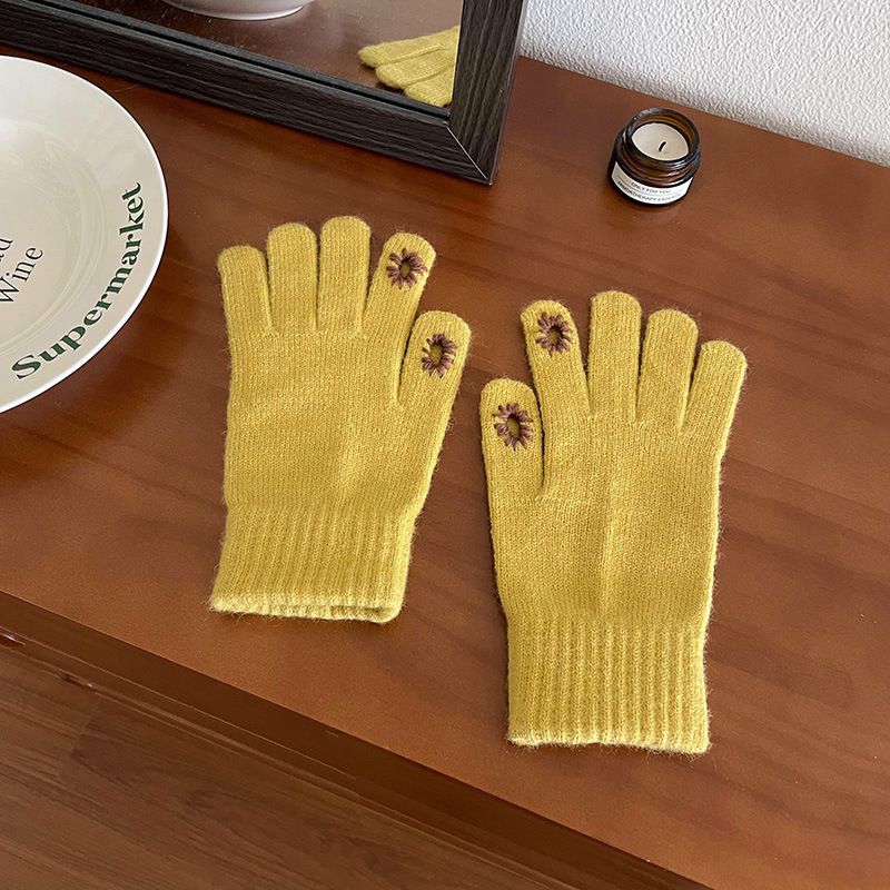 Fashion Yellow Daisy Knitted Touchscreen Gloves
