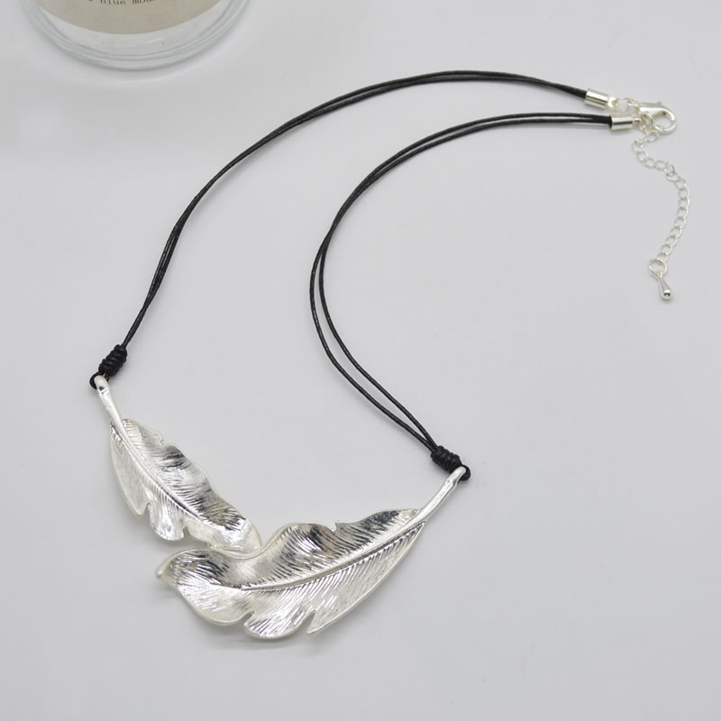 Fashion Silver Alloy Feather Leather Necklace