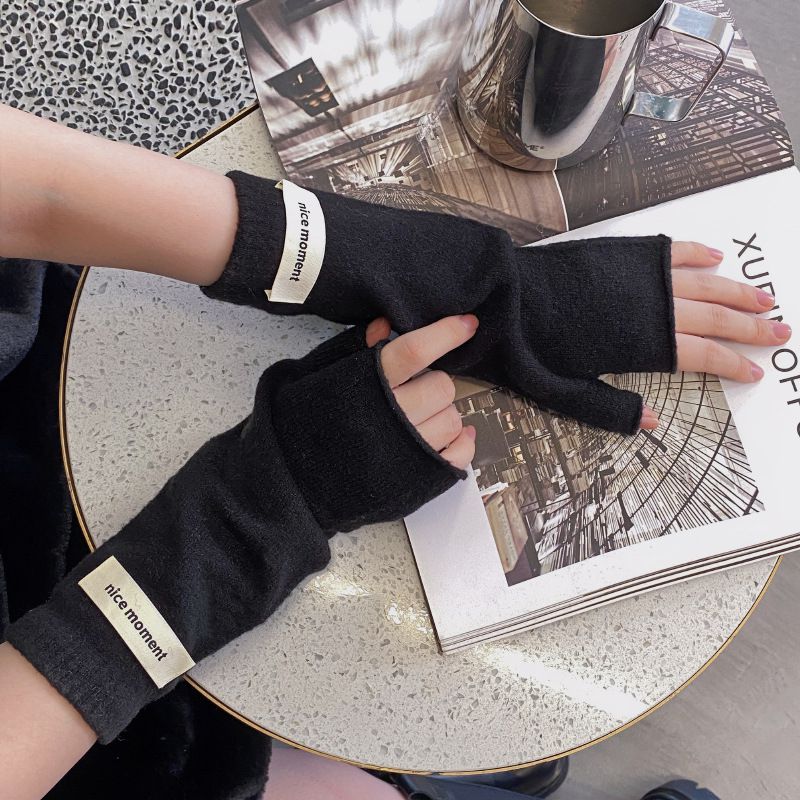 Fashion Black Polyester Knitted Patch Half Finger Gloves