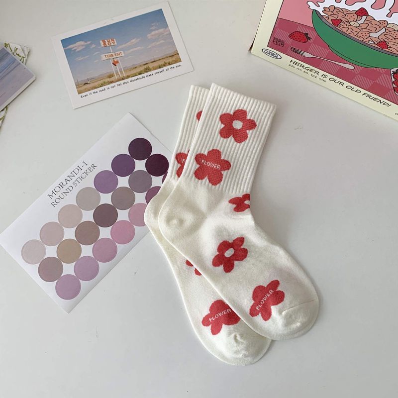 Fashion Flowers All Over The Place [1 Pair] Cotton Printed Mid-calf Socks