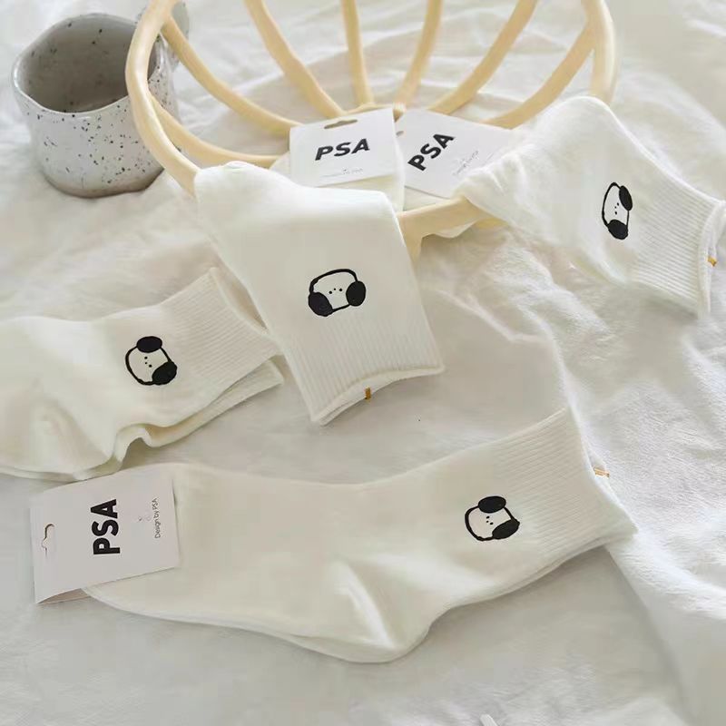 Fashion Cute White Cartoon Dog [one Pair] Cotton Embroidered Mid-calf Socks
