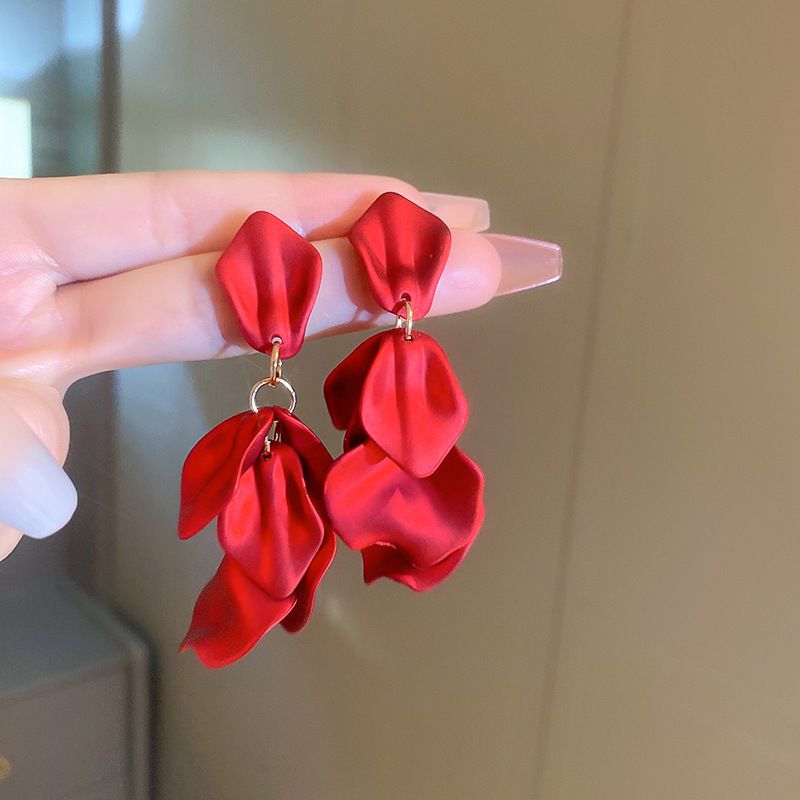 Fashion Gold-red Tassel Alloy Petal Earrings