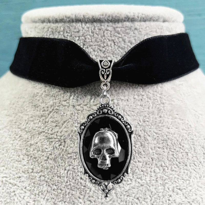 Fashion Silver Alloy Skull Collar
