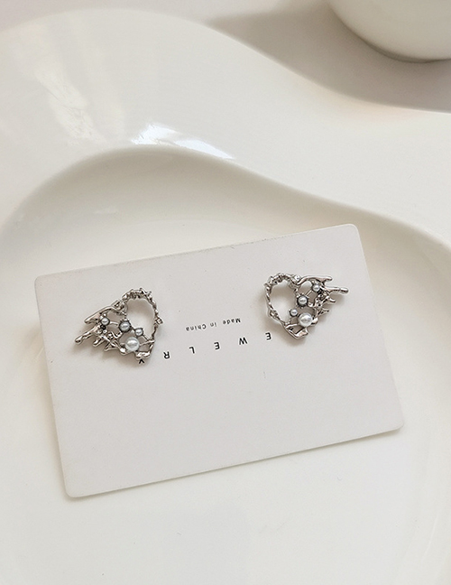 Fashion Silver Irregular Hollow Heart Pearl Stud Earrings
