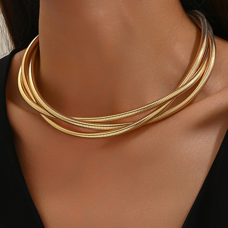 Fashion Gold Alloy Snake Bone Wrapped Collar