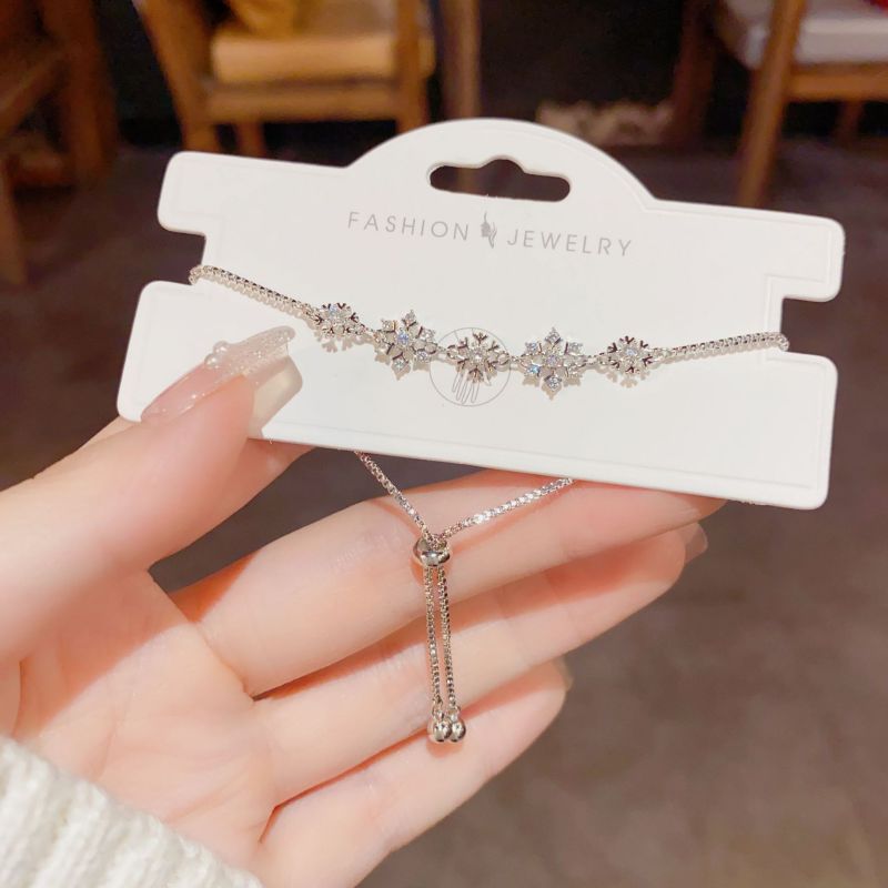 Fashion Silver Copper Inlaid Zirconium Snowflake Bracelet