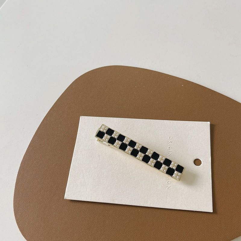 Fashion F Rectangular Pearl Model (minimum Order Of 3 Pieces) Alloy Diamond-encrusted Plaid Hairpin (minimum Batch Of 3 Pieces)