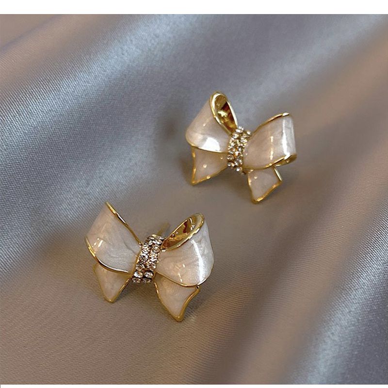 Fashion 32# Alloy Diamond Bow Stud Earrings