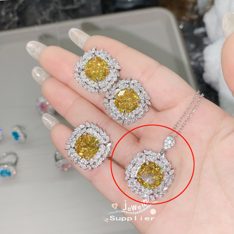Fashion Golden Diamond Pendant Without Chain Copper Inlaid Zirconium Square Pendant