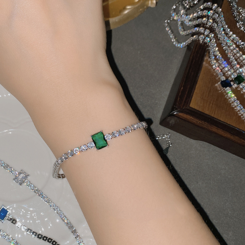 Fashion Brilliant Emerald Bracelet Copper Diamond Square Bracelet
