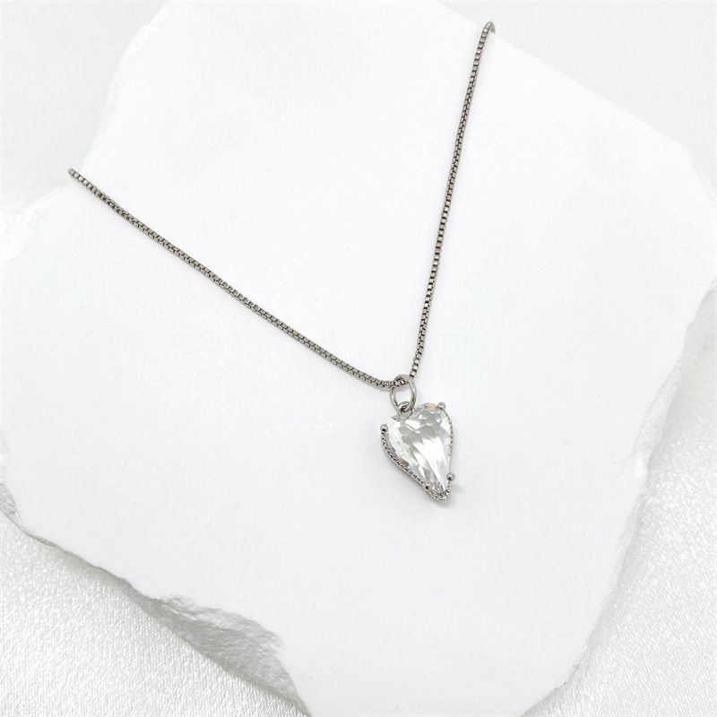 Fashion Transparent Diamond Silver Copper Diamond Love Necklace