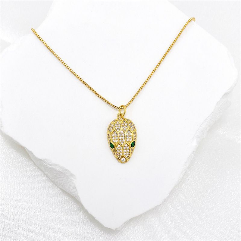 Fashion Gold Gold Plated Copper Snake Head Necklace With Diamonds