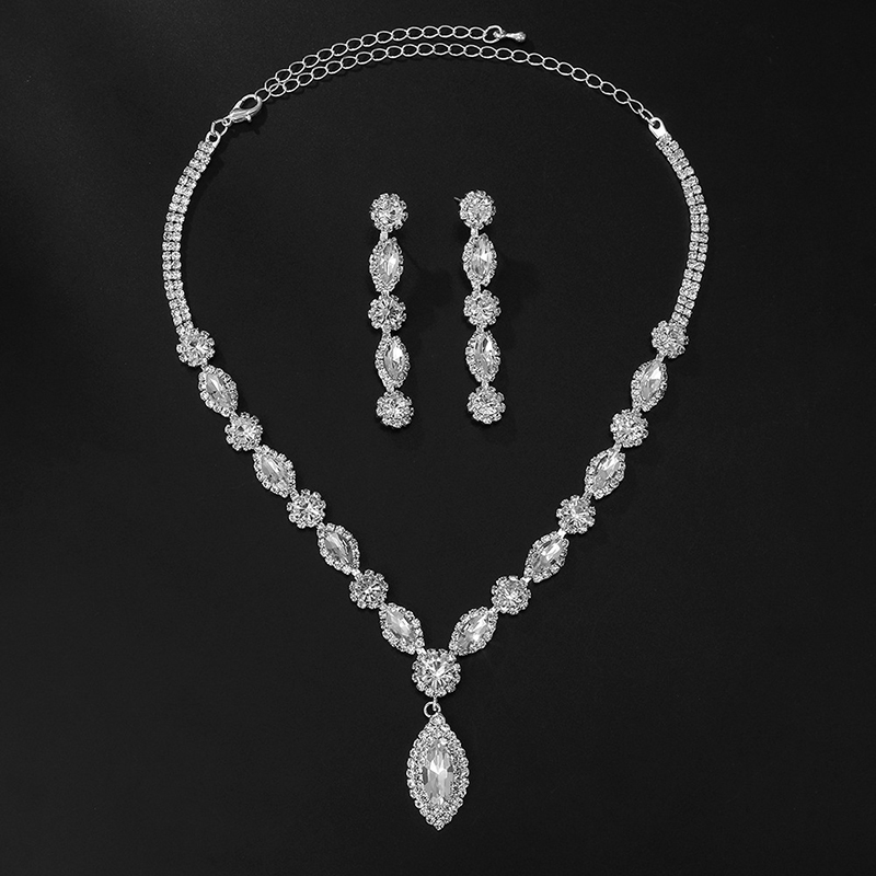 Fashion Silver Two Piece Set Geometric Diamond Earrings And Necklace Set