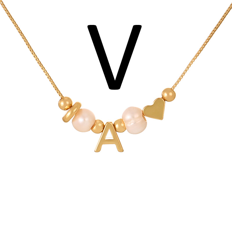 Fashion V Copper Love Pearl 26 Letter Pendant Beaded Necklace