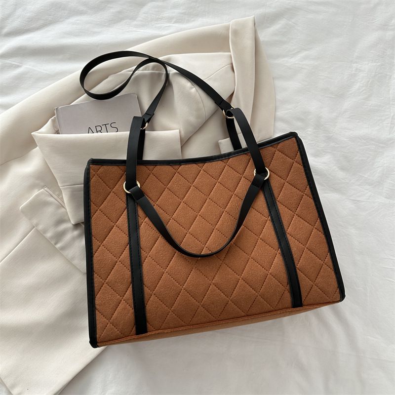 Fashion Brown Diamond Large Capacity Shoulder Bag