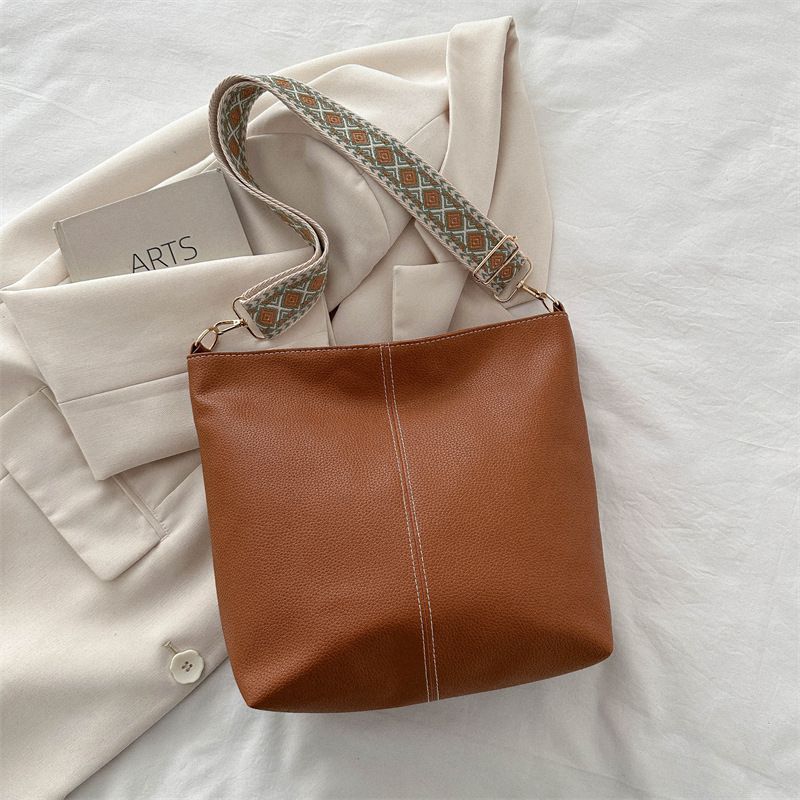 Fashion Brown Large Capacity Wide Shoulder Strap Shoulder Bag