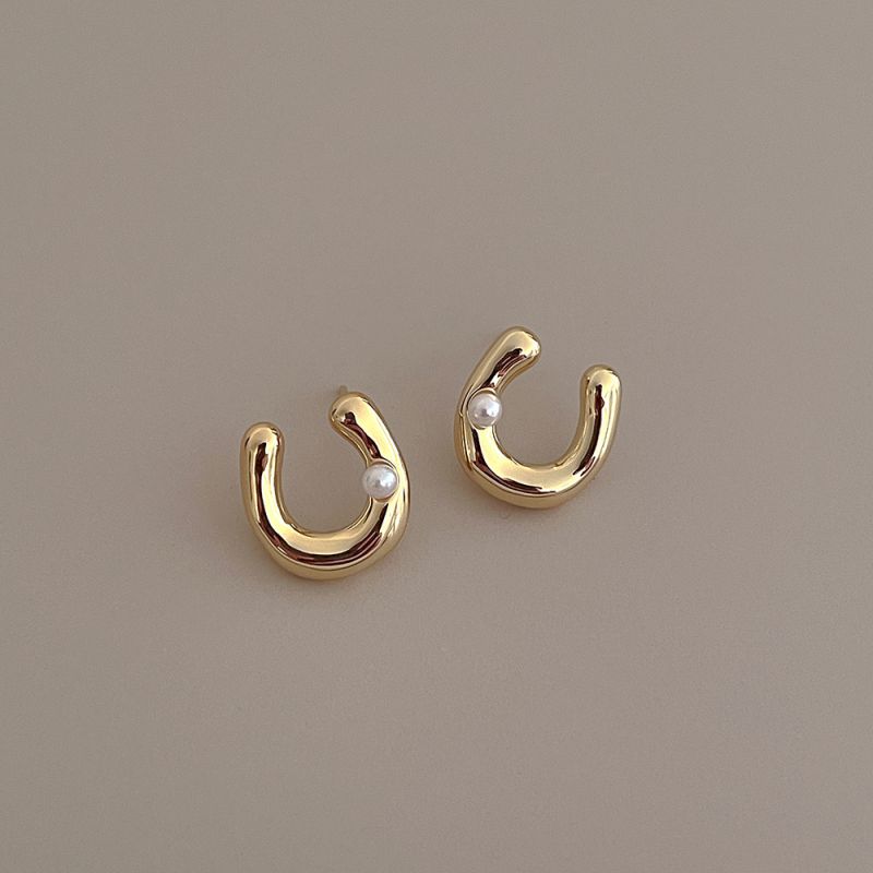 Fashion Gold Metal U-shaped Pearl Stud Earrings