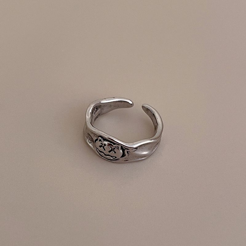 Fashion Small Metal Cat Irregular Ring
